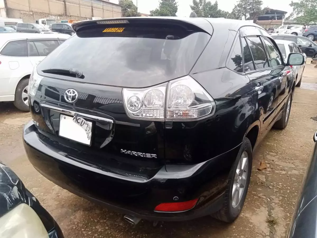 Toyota Harrier   - 2009