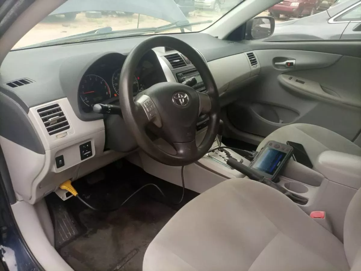 Toyota Corolla   - 2012