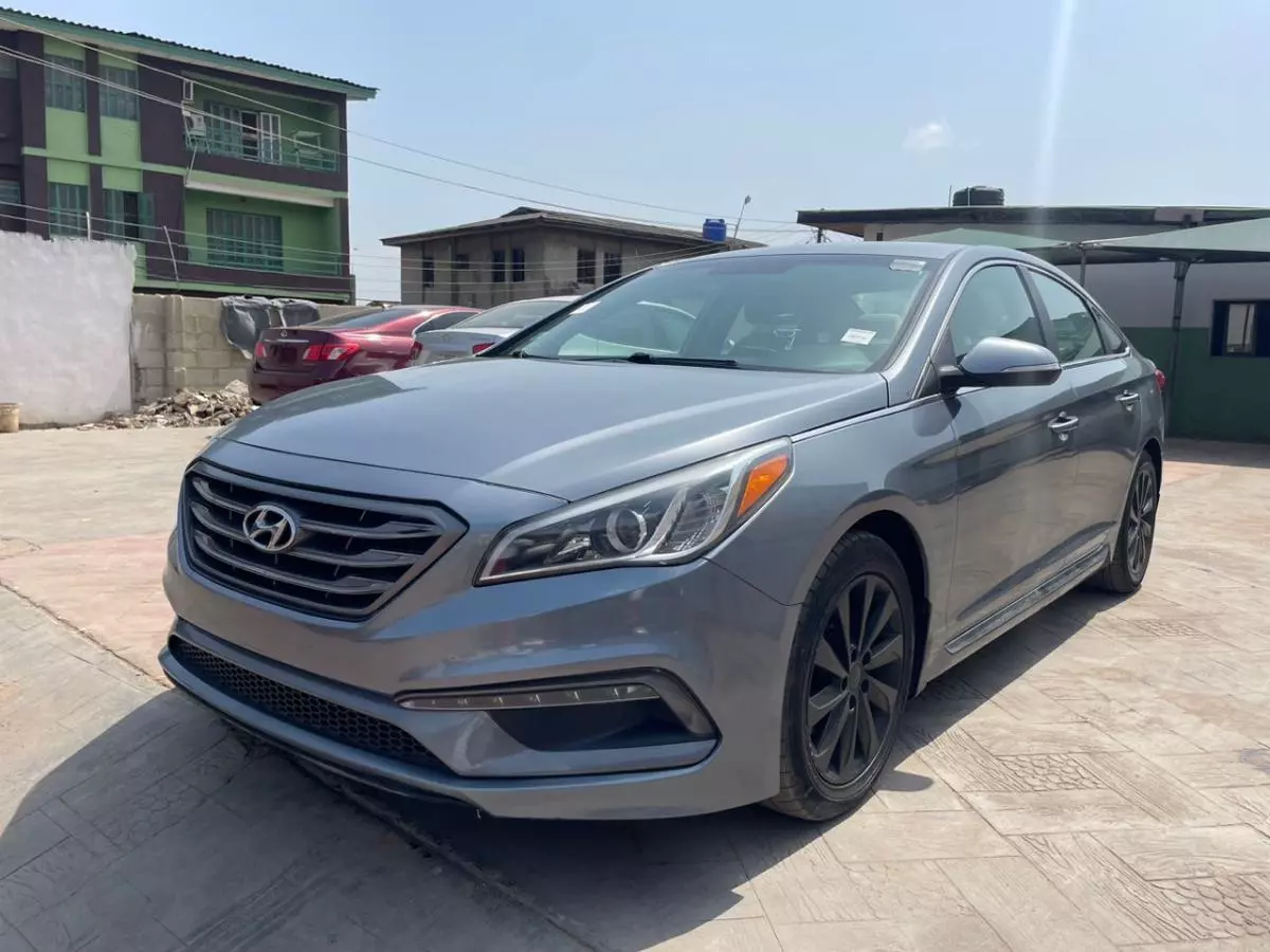 Hyundai Sonata   - 2015