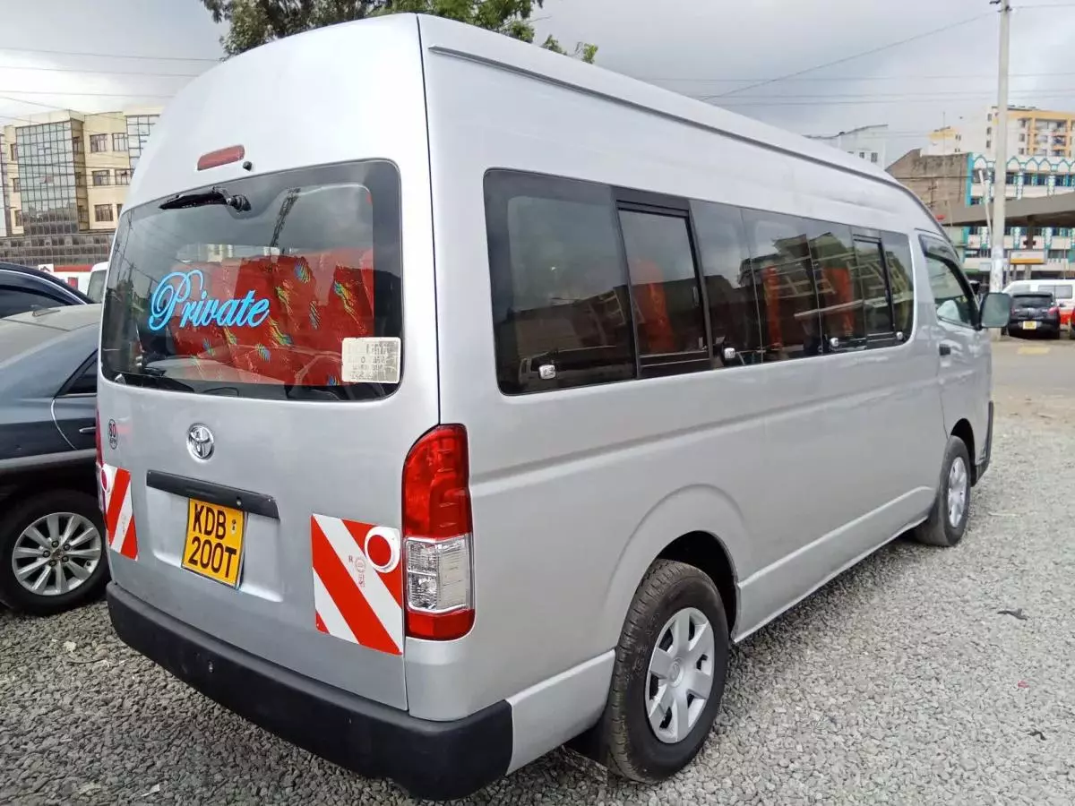 Toyota Hiace   - 2014