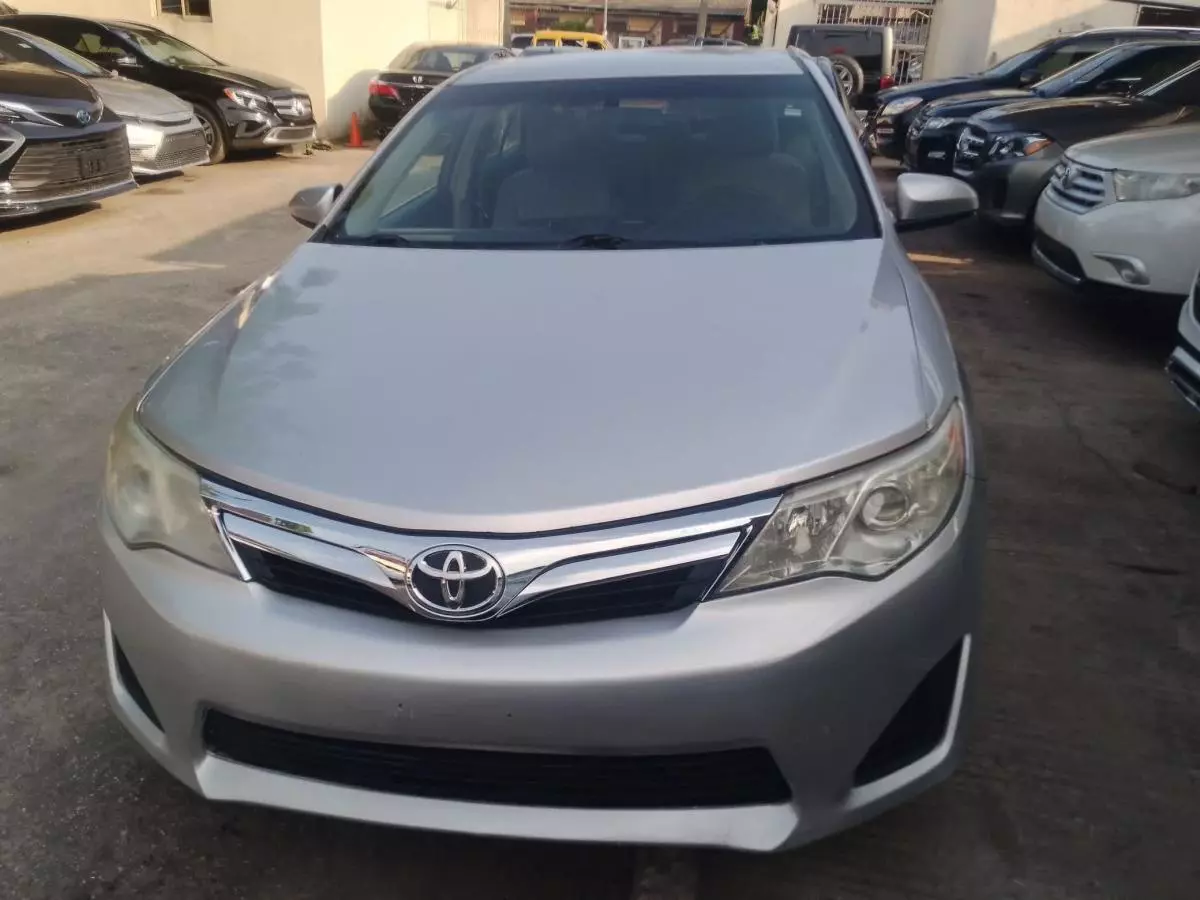 Toyota Camry   - 2014