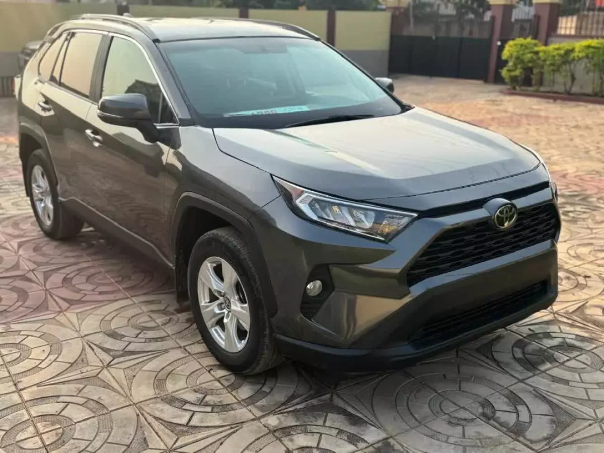 Toyota RAV 4   - 2021