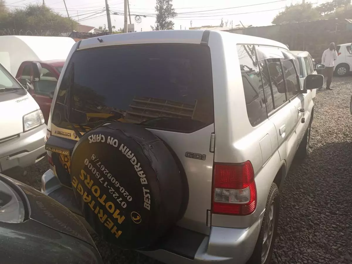 Mitsubishi Pajero - 2000