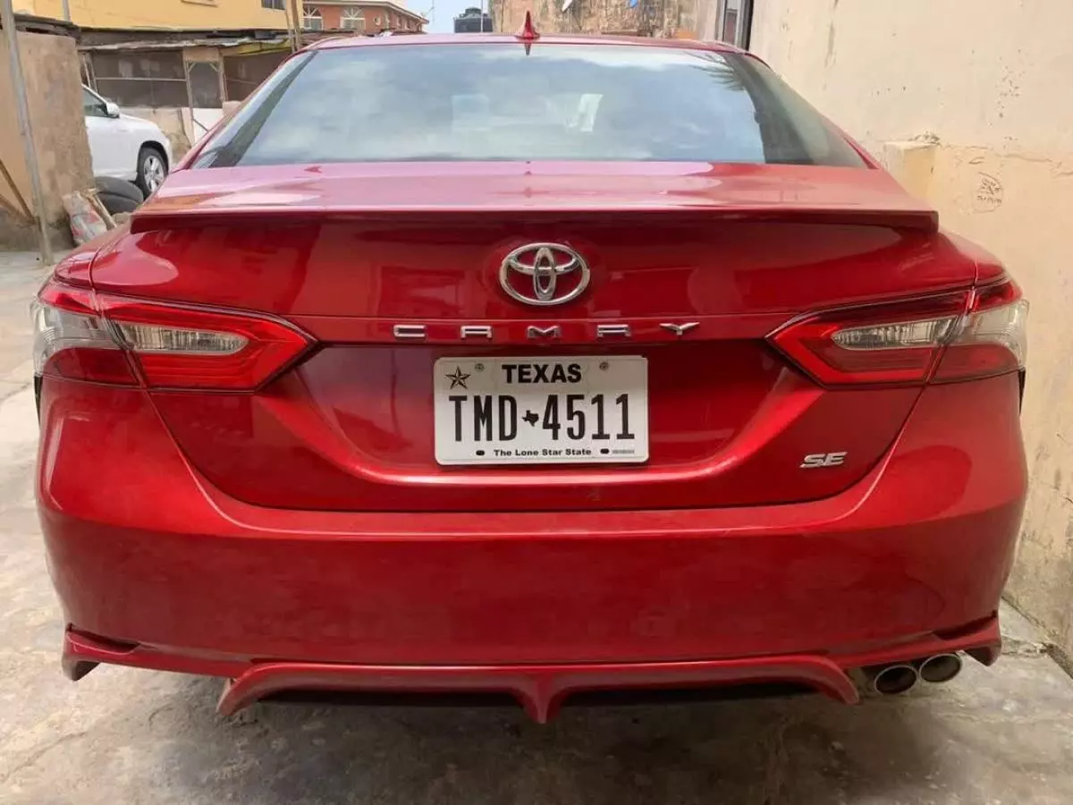 Toyota Camry   - 2019