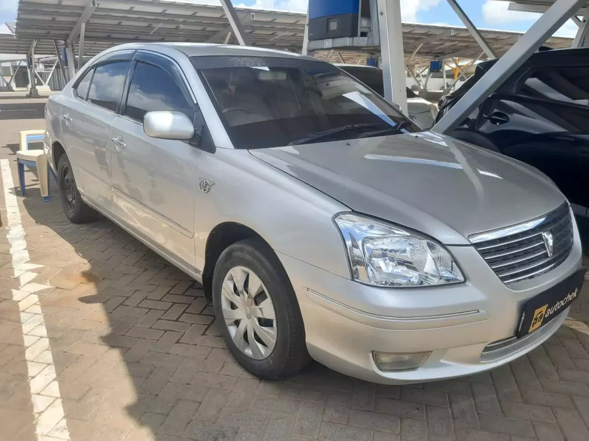 Toyota Premio    - 2004