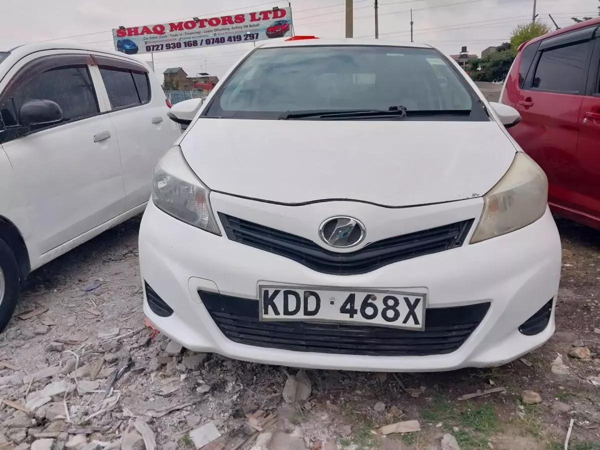 Toyota Vitz   - 2014