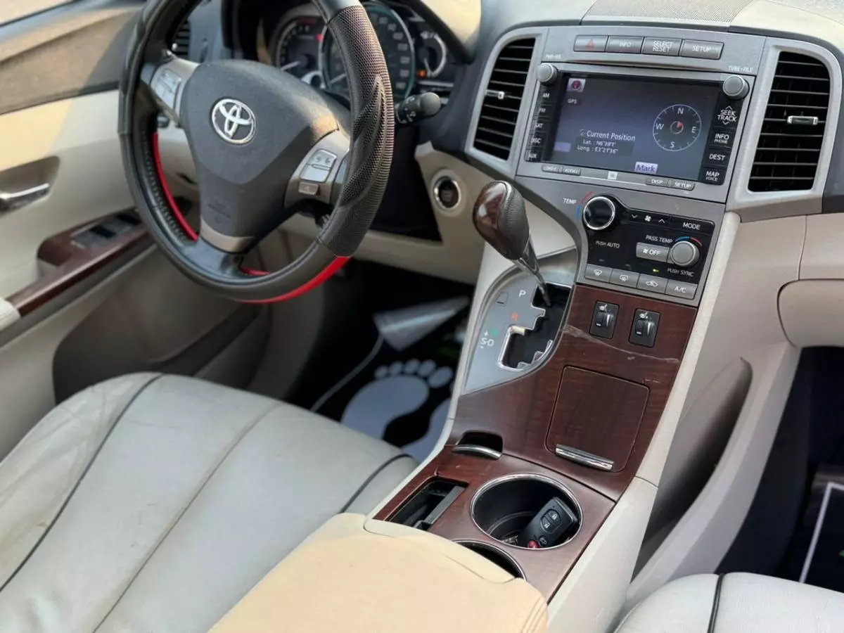 Toyota Venza   - 2010