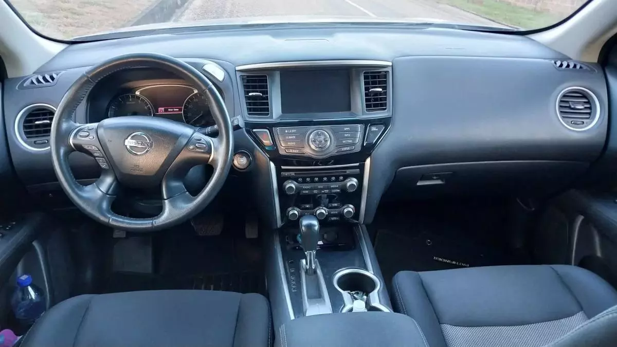 Nissan Pathfinder - 2017