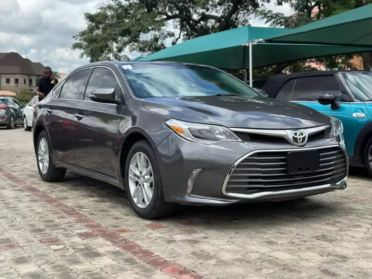 Toyota Avalon   - 2014