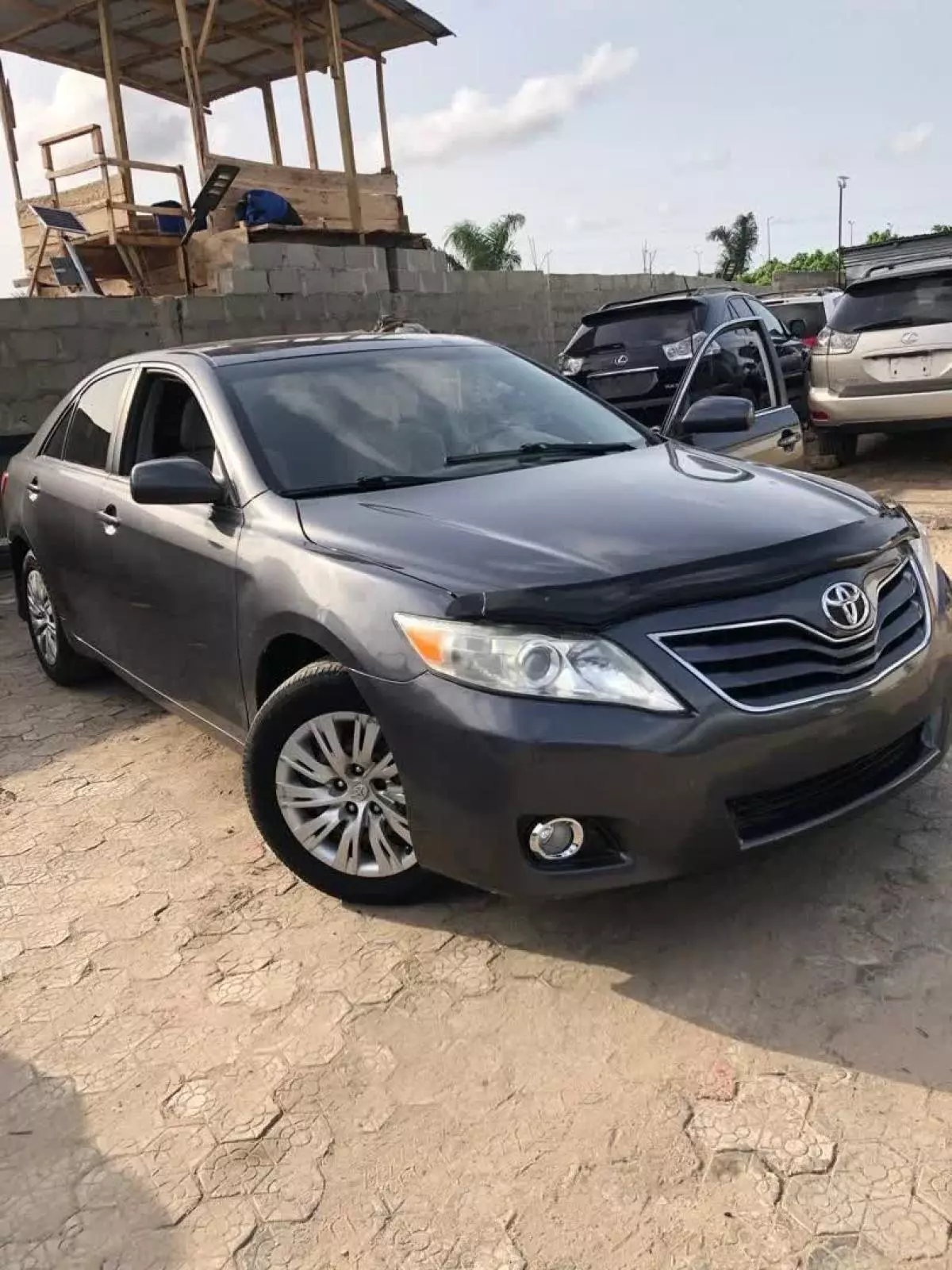 Toyota Camry   - 2011