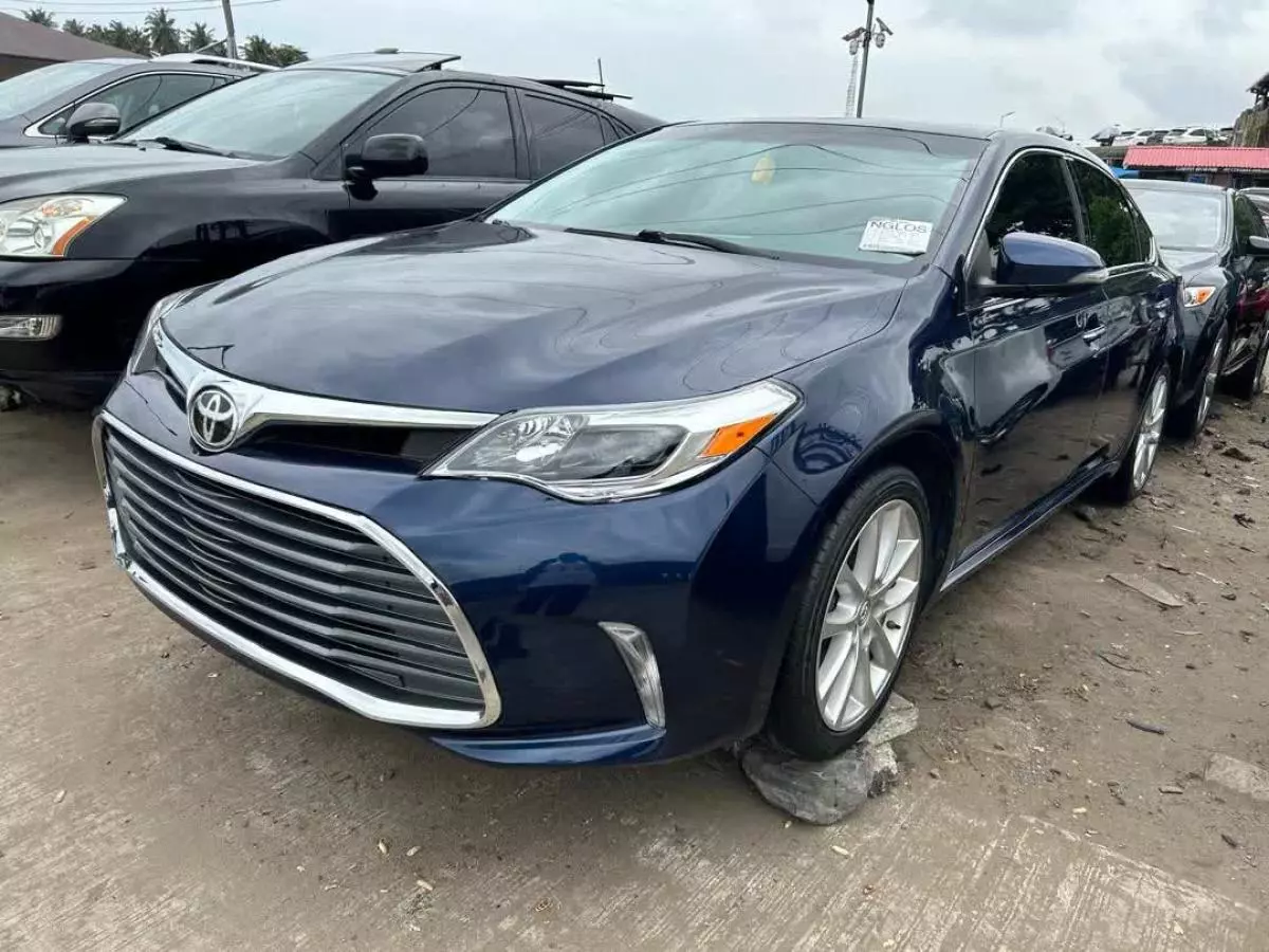 Toyota Avalon   - 2013