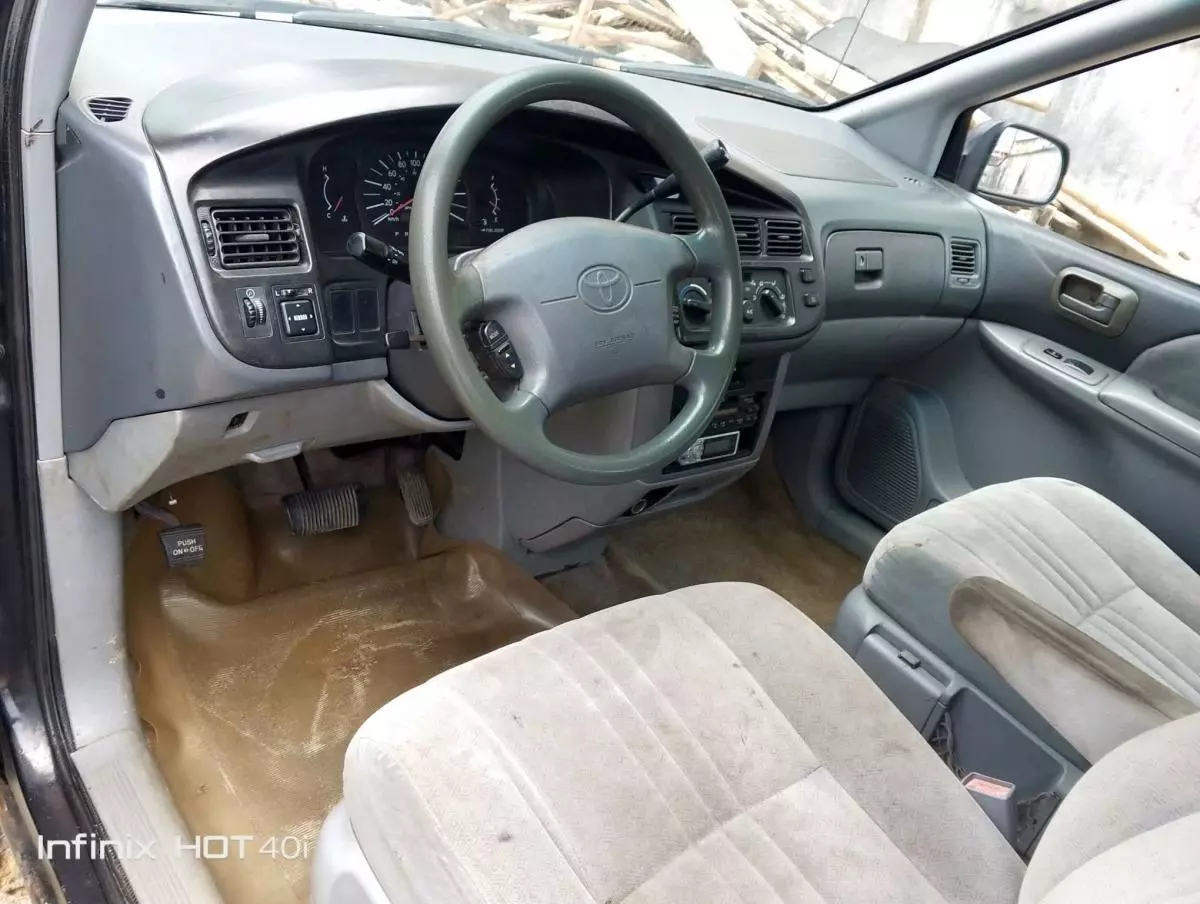 Toyota Sienna   - 1999