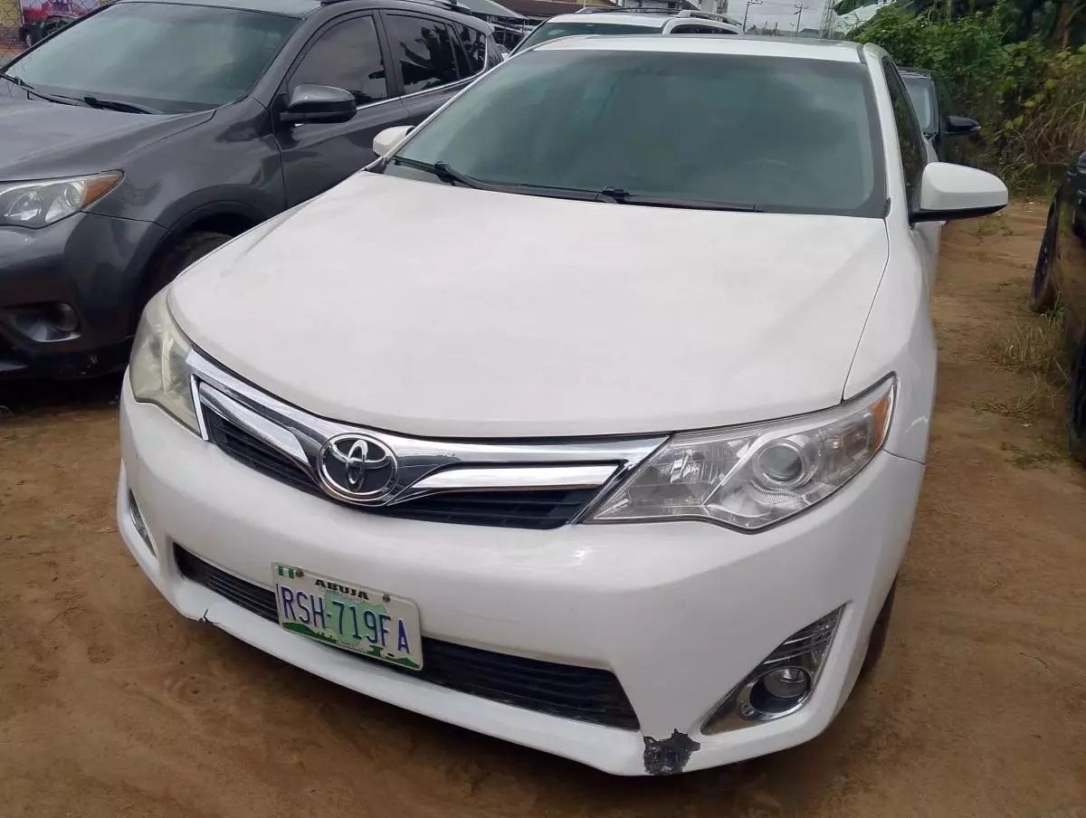 Toyota Camry   - 2012