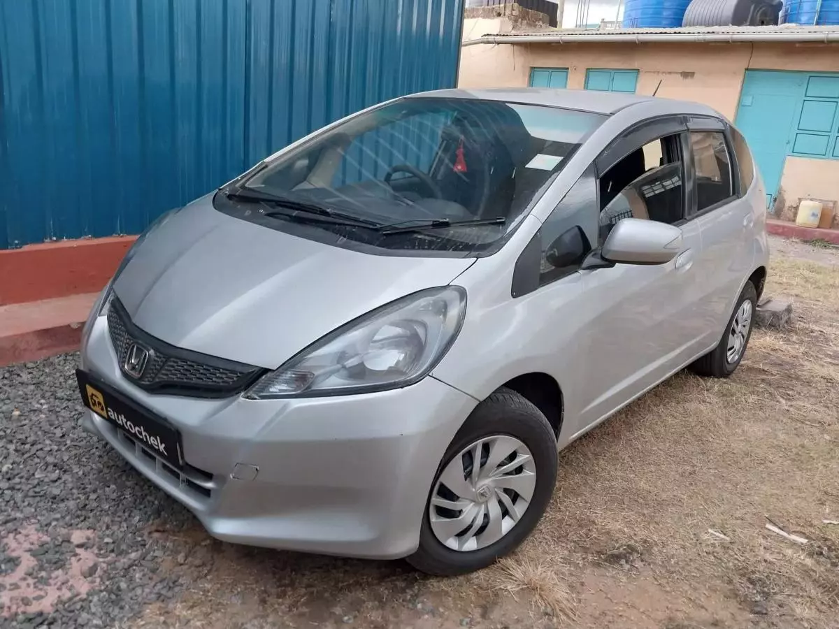 Honda Fit   - 2012