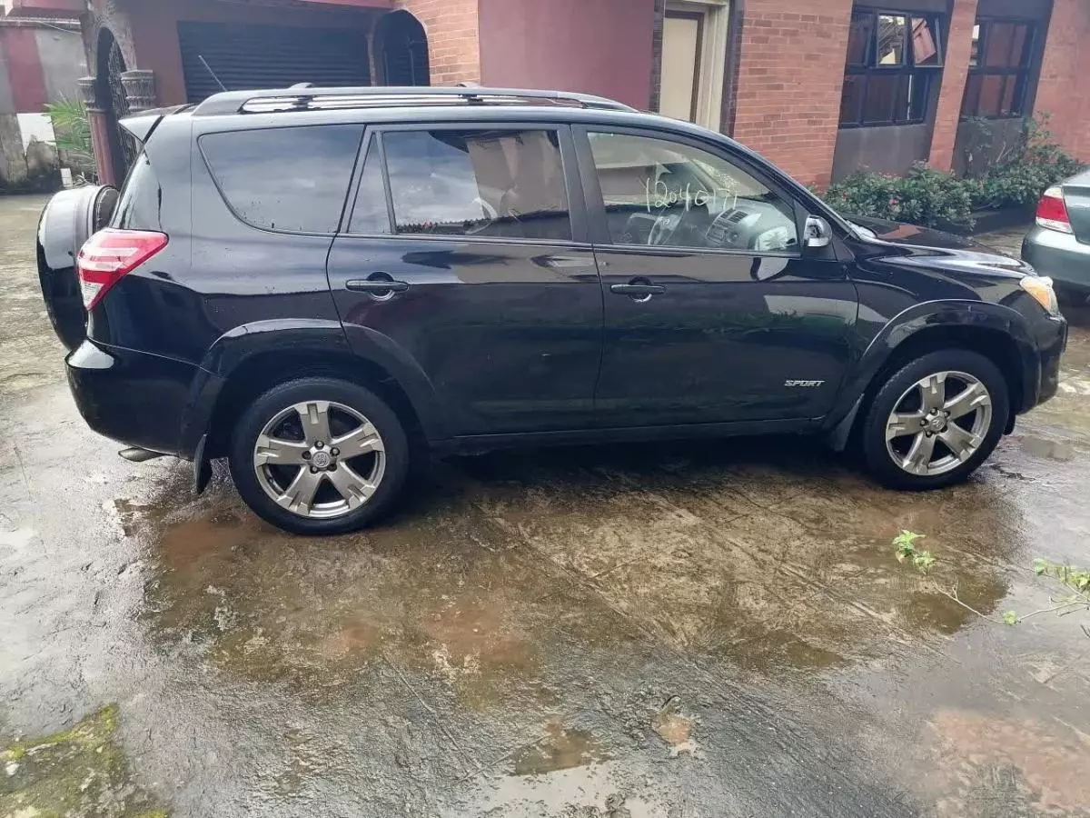 Toyota RAV 4   - 2012