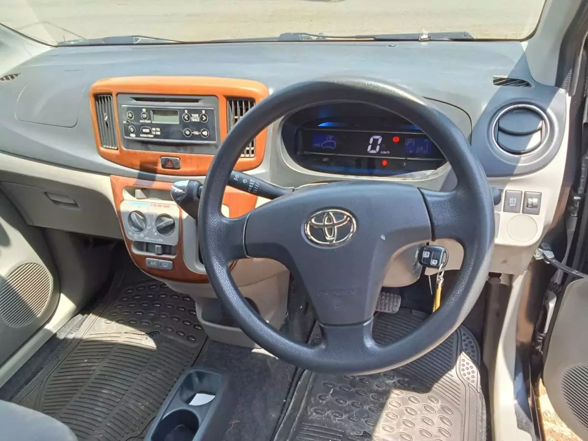 Toyota Pixis    - 2015