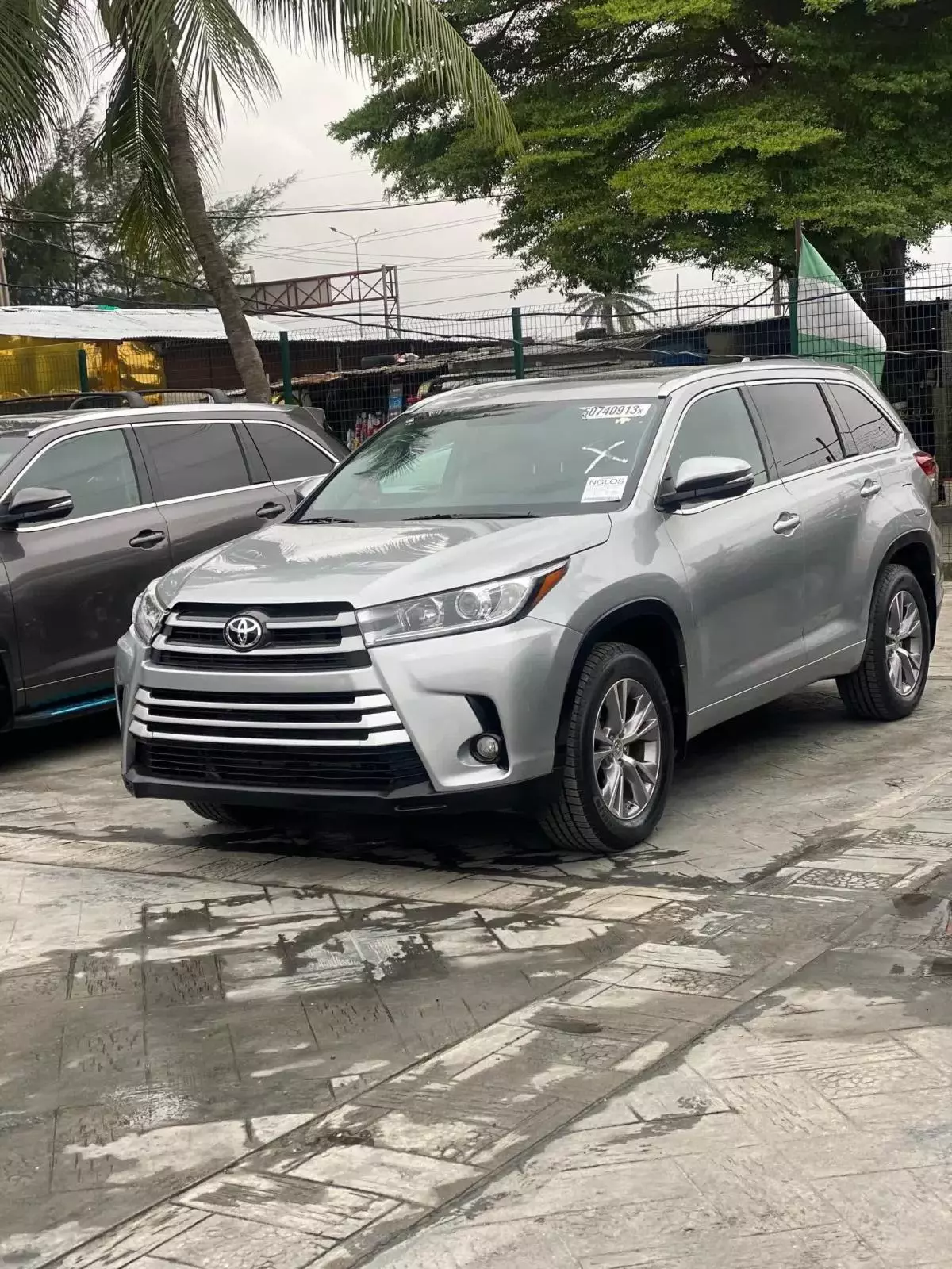 Toyota Highlander   - 2015