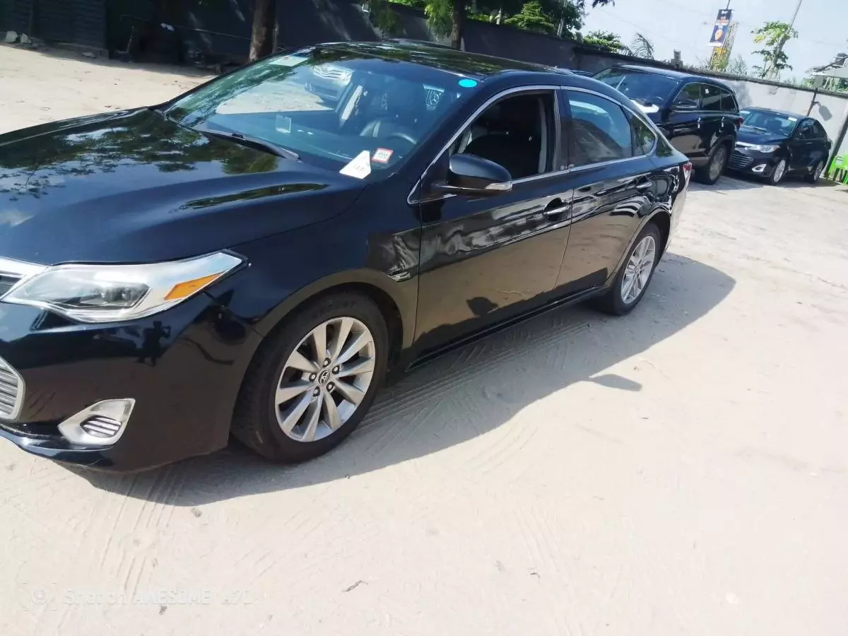 Toyota Avalon   - 2014