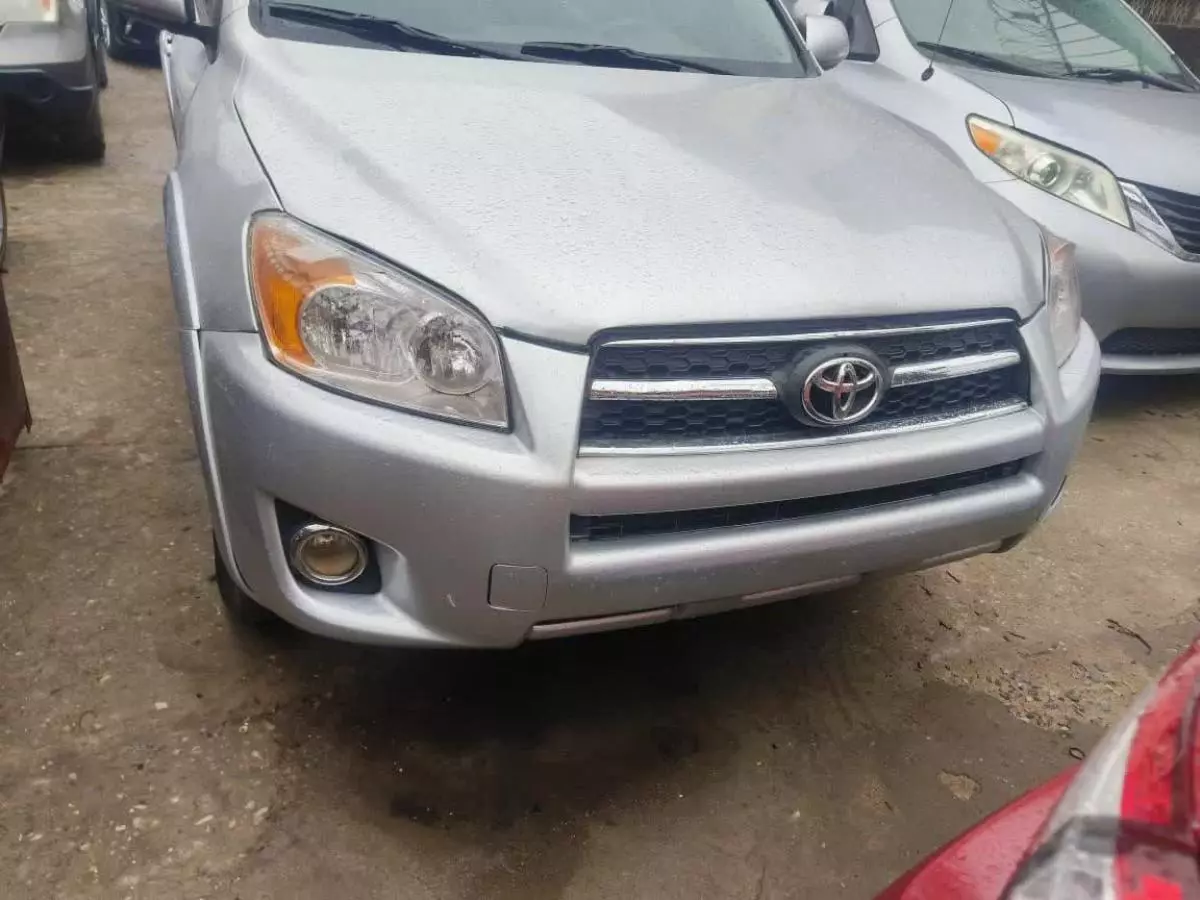 Toyota RAV 4   - 2011