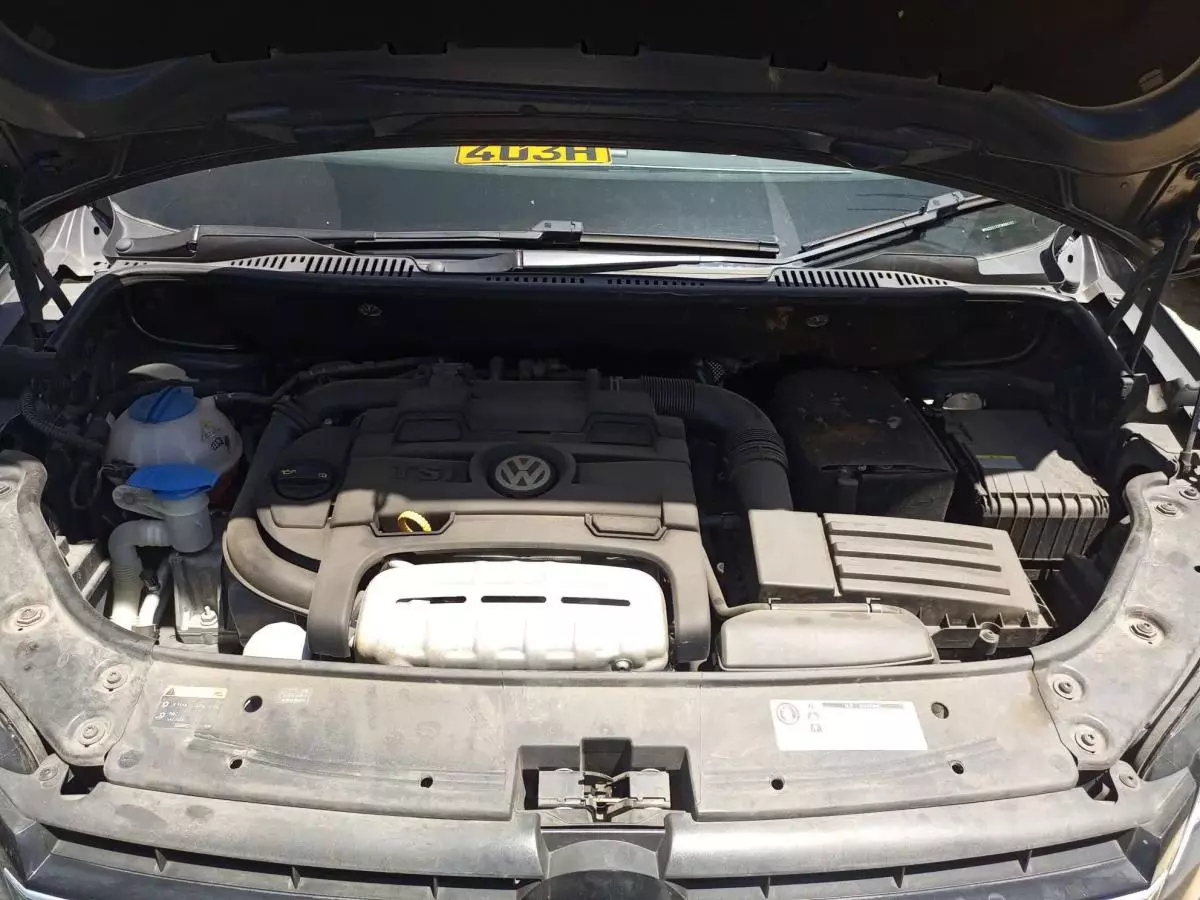 Volkswagen Touran - 2015