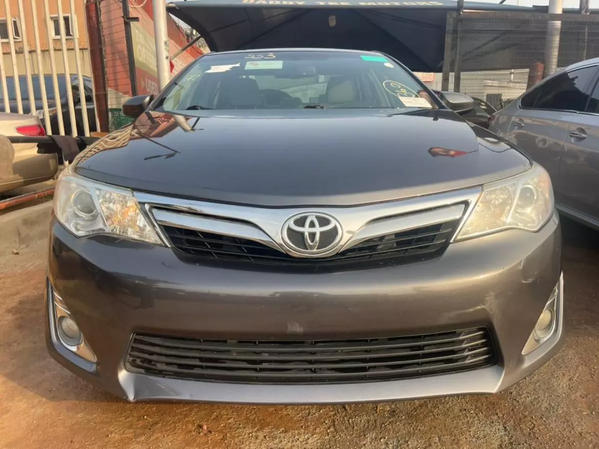 Toyota Camry   - 2013