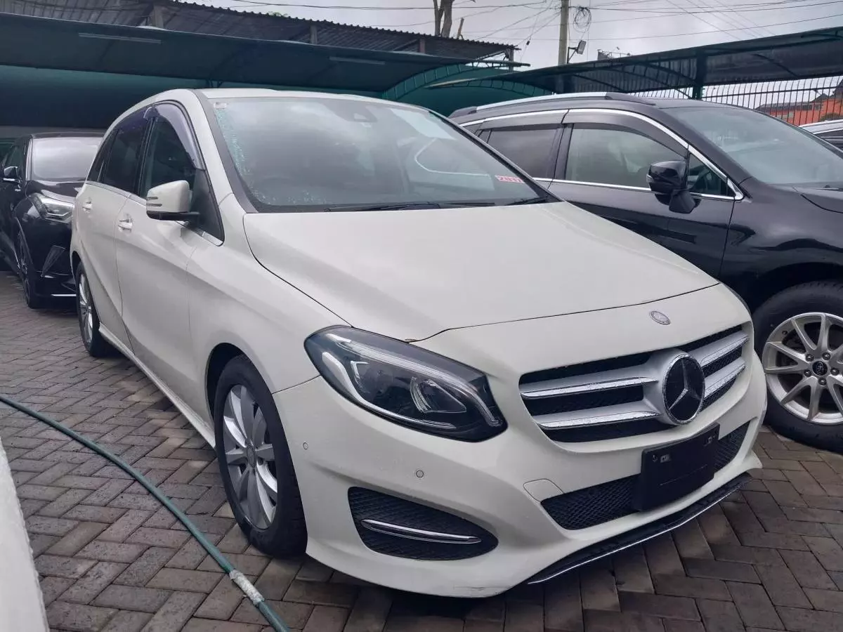 Mercedes-Benz B 180   - 2017