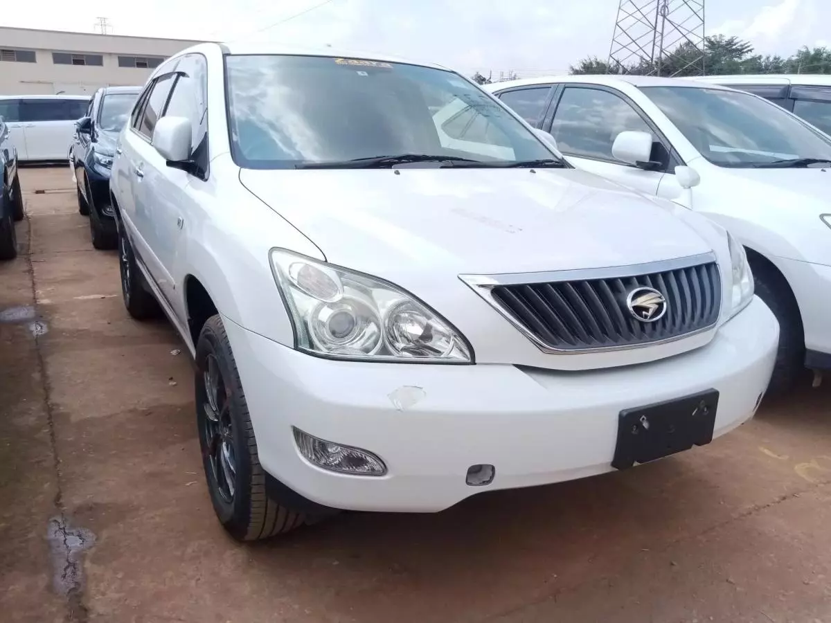 Toyota Harrier   - 2011