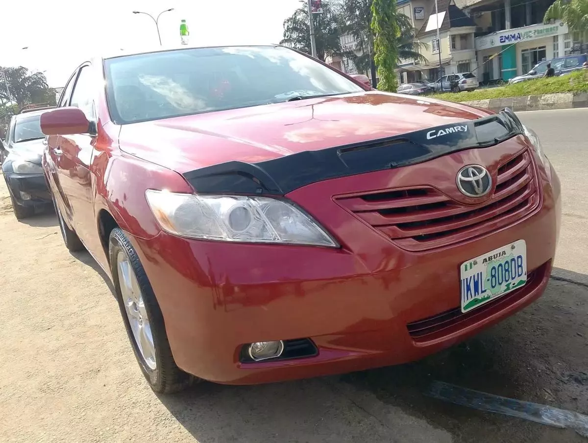 Toyota Camry   - 2009