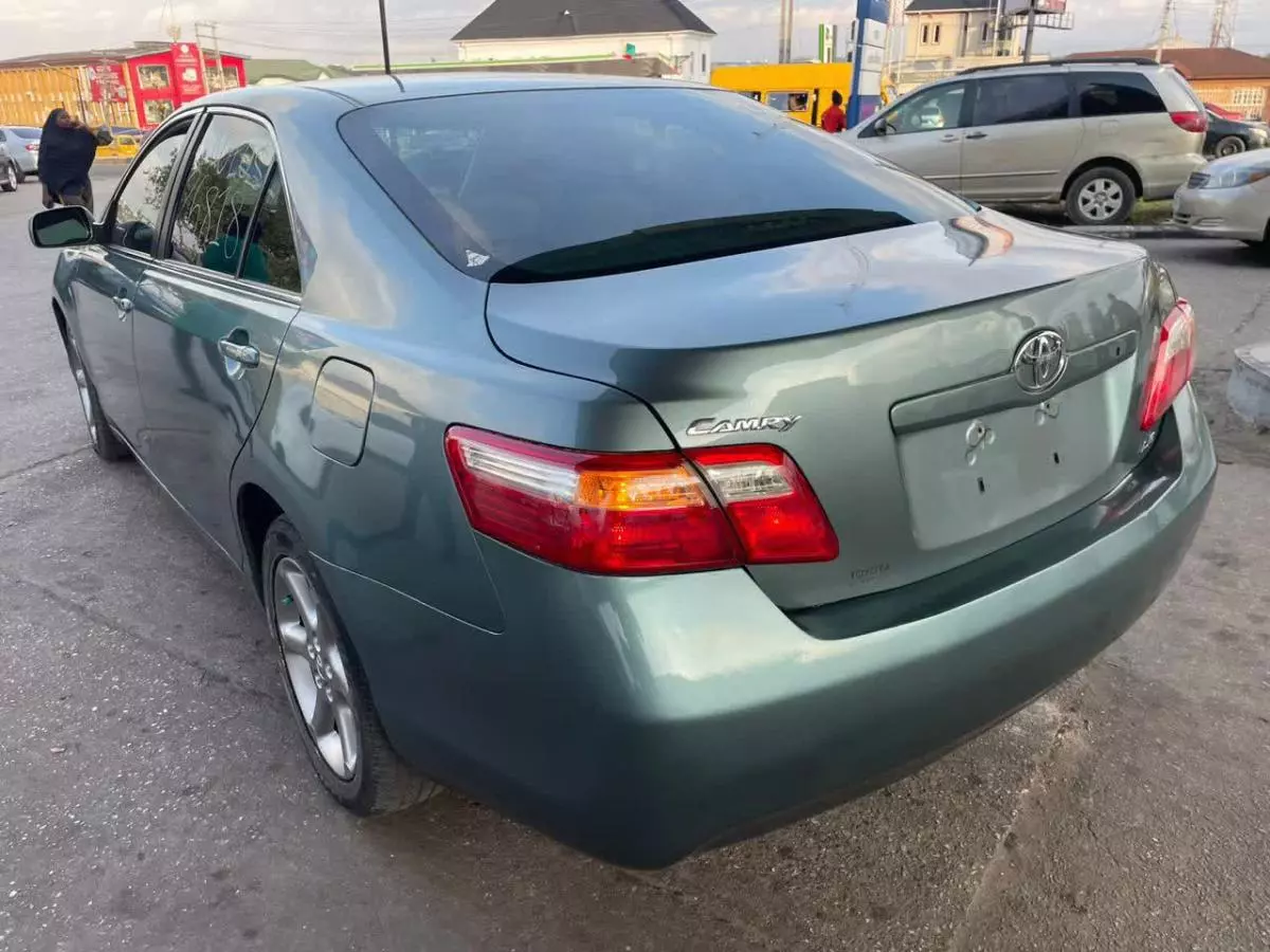 Toyota Camry   - 2008