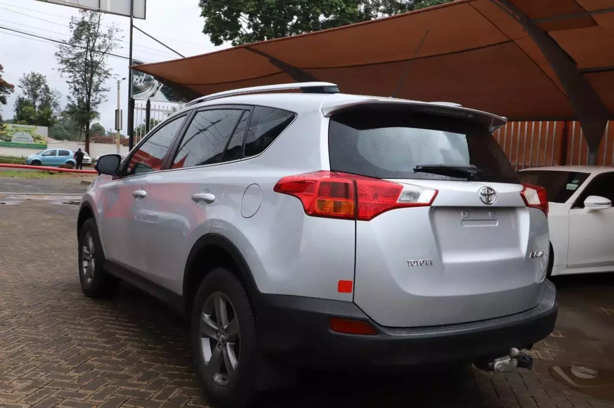 Toyota RAV 4   - 2015