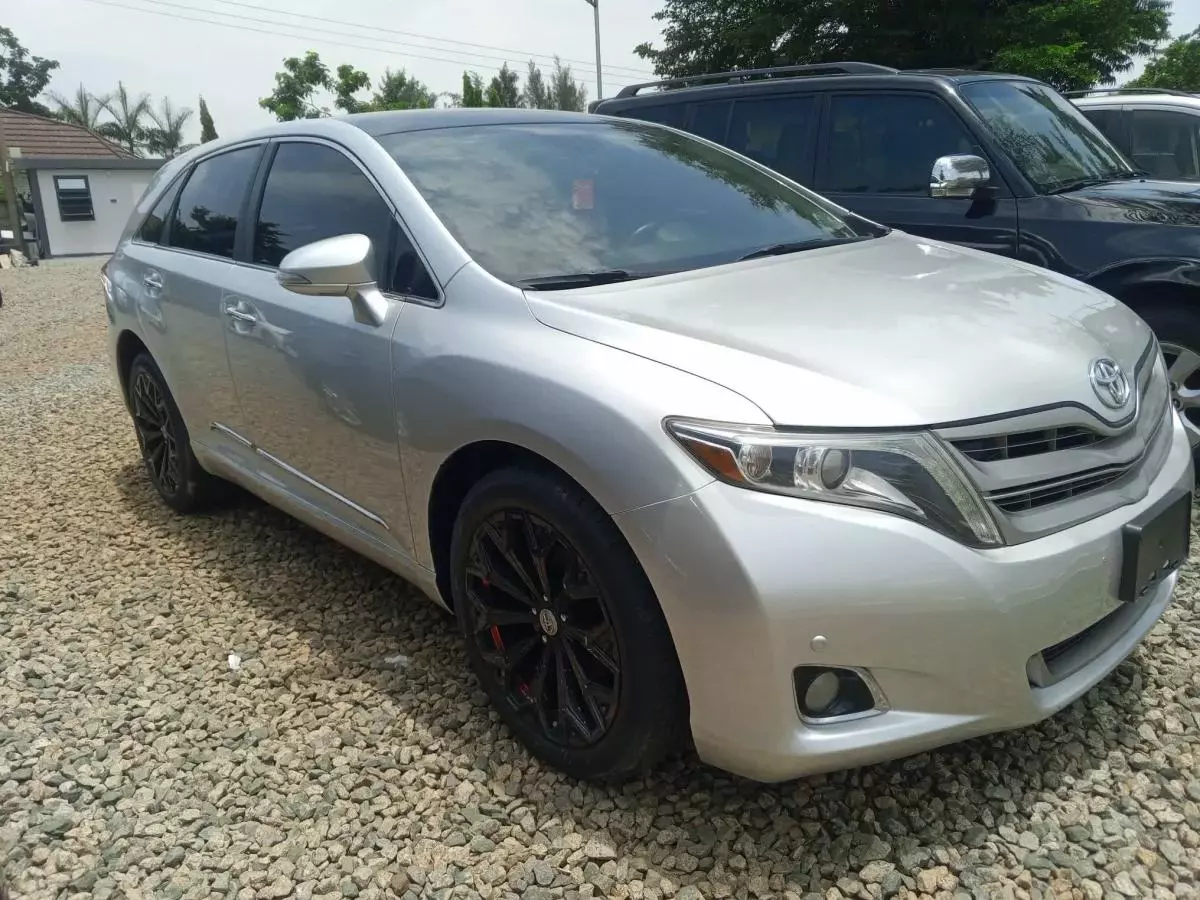 Toyota Venza   - 2013