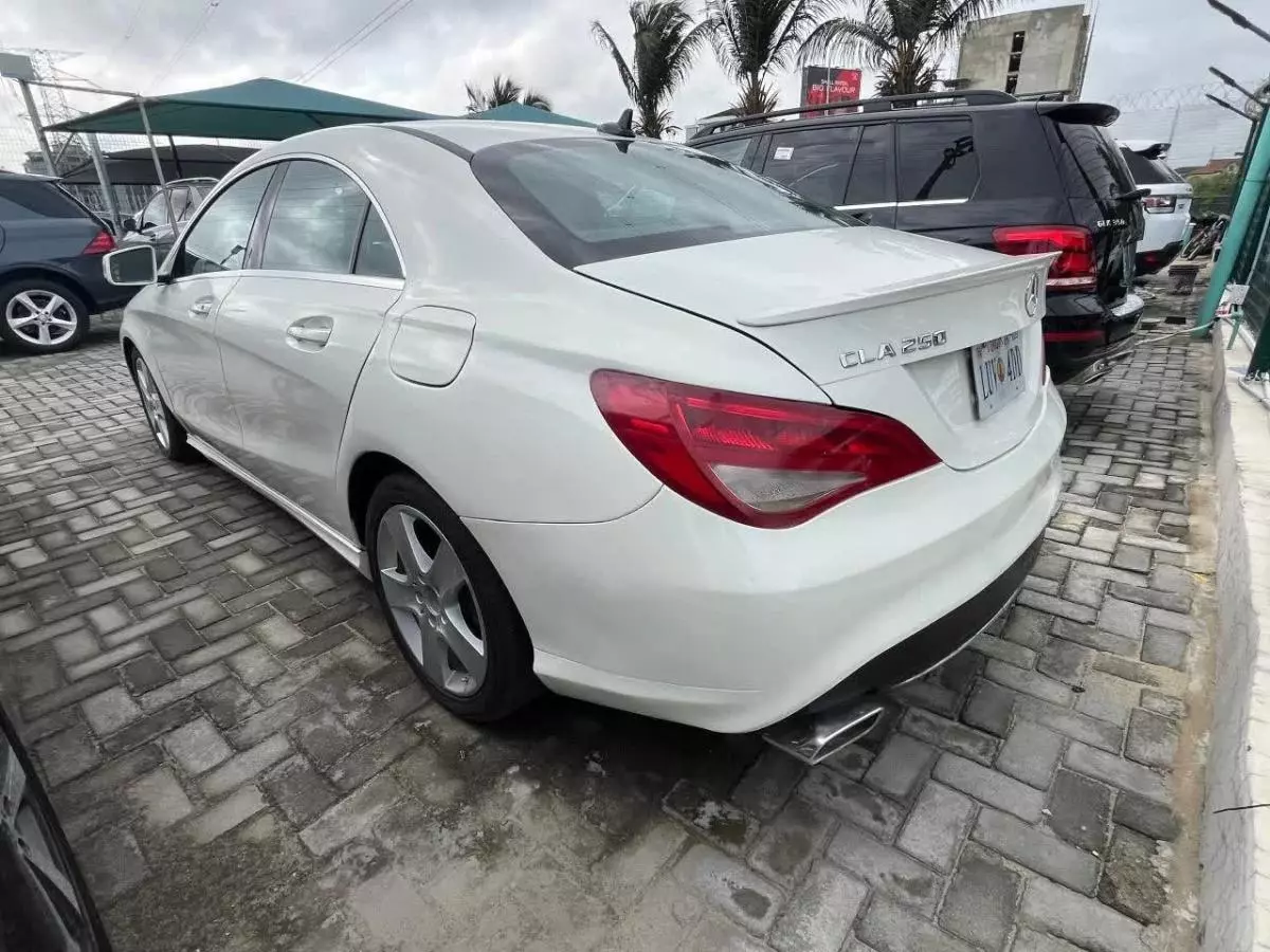 Mercedes-Benz CLA 250   - 2015