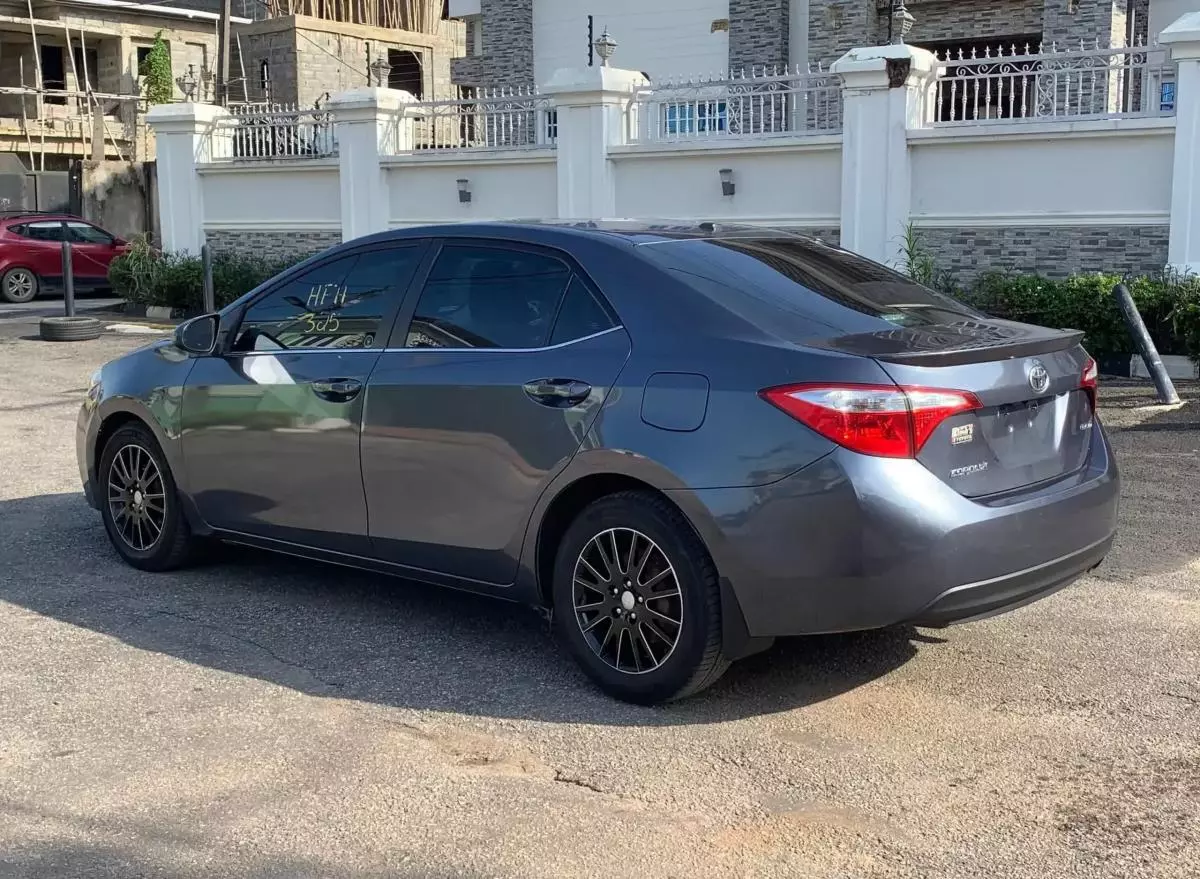 Toyota Corolla   - 2015