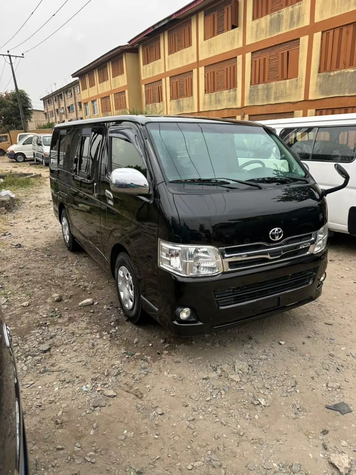 Toyota Hiace   - 2013