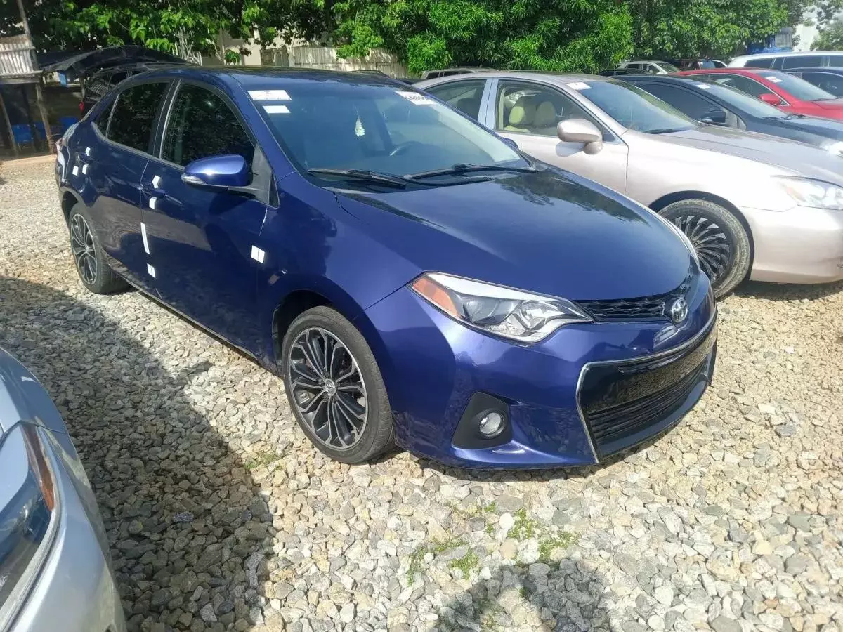 Toyota Corolla   - 2015