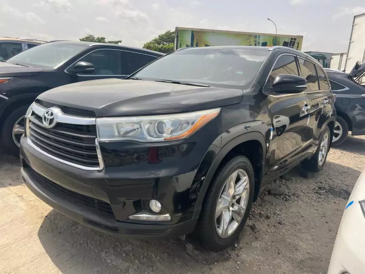 Toyota Highlander   - 2014