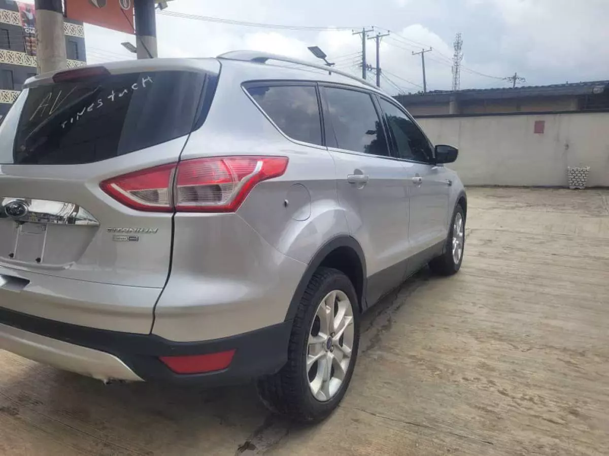 Ford Escape   - 2014