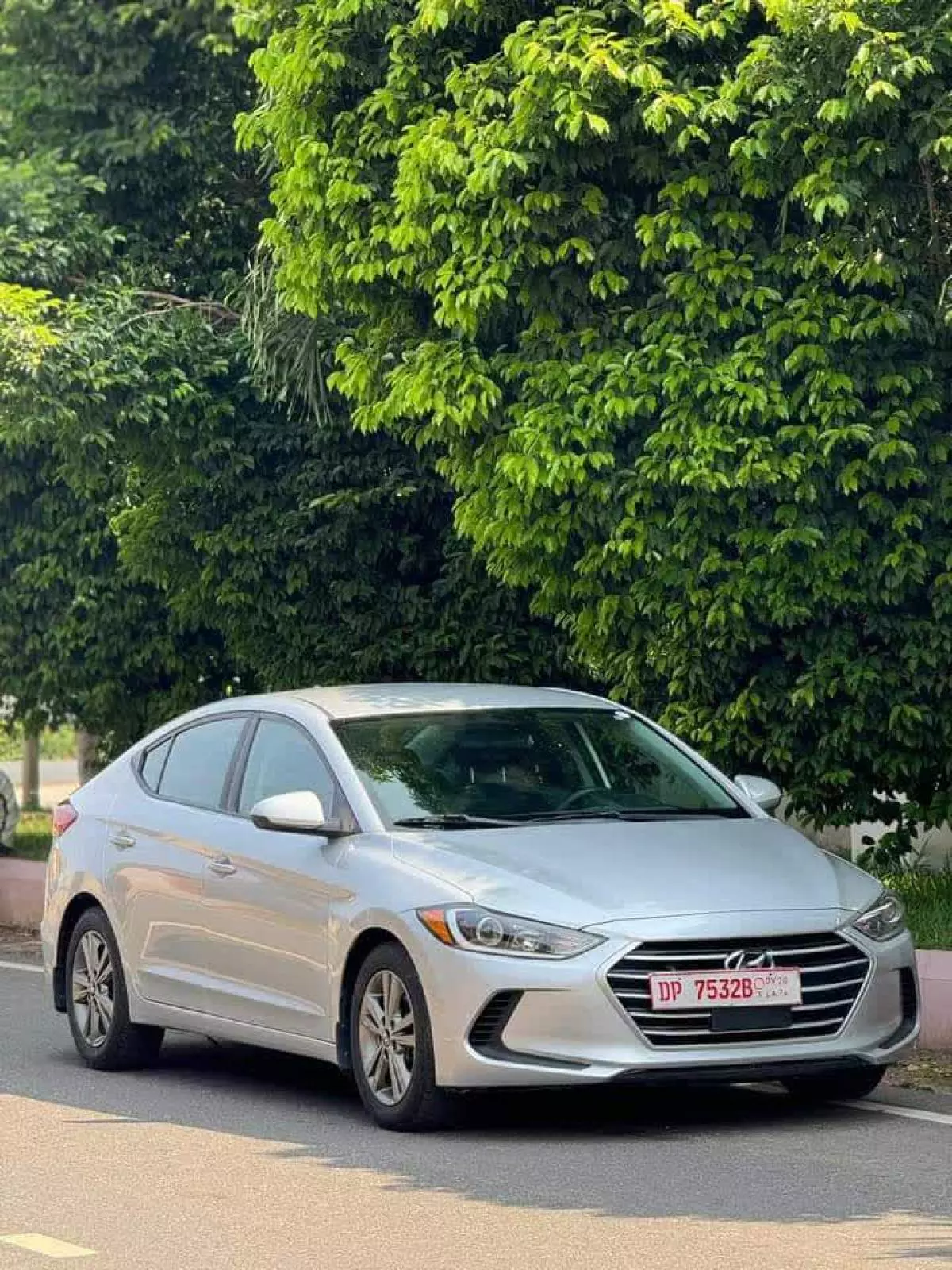 Hyundai Elantra   - 2018