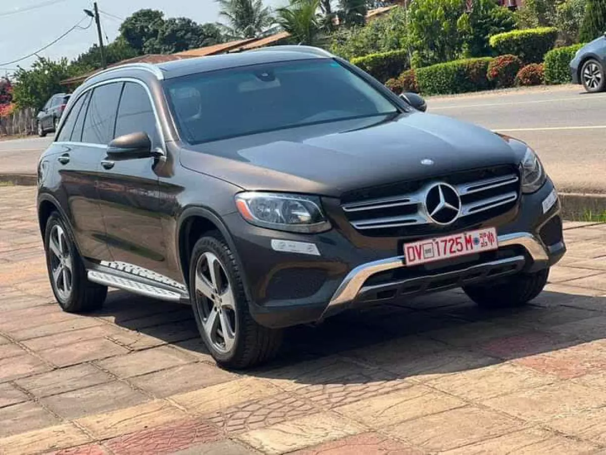 Mercedes-Benz GLC 300   - 2016