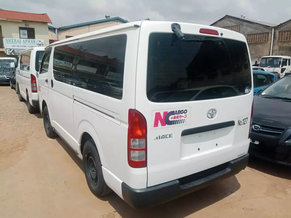Toyota Hiace - 2012
