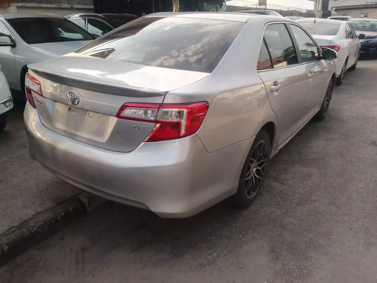 Toyota Camry   - 2014