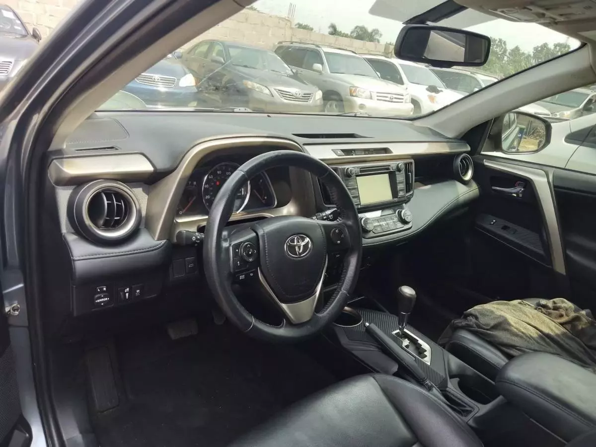 Toyota RAV 4 - 2014