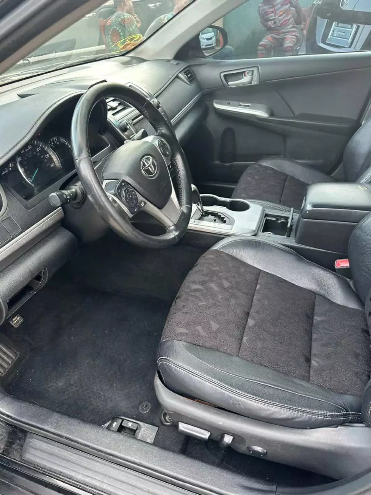 Toyota Camry   - 2014