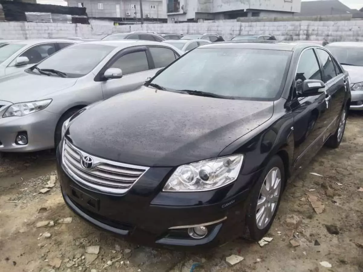 Toyota Camry   - 2012