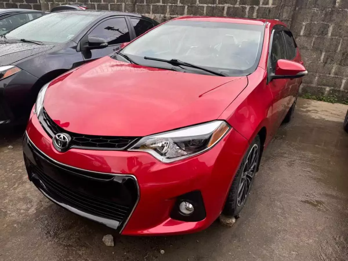 Toyota Corolla   - 2015