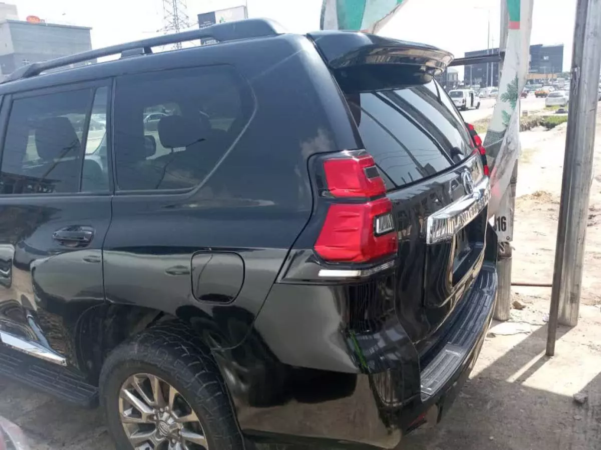 Toyota Landcruiser Prado - 2011