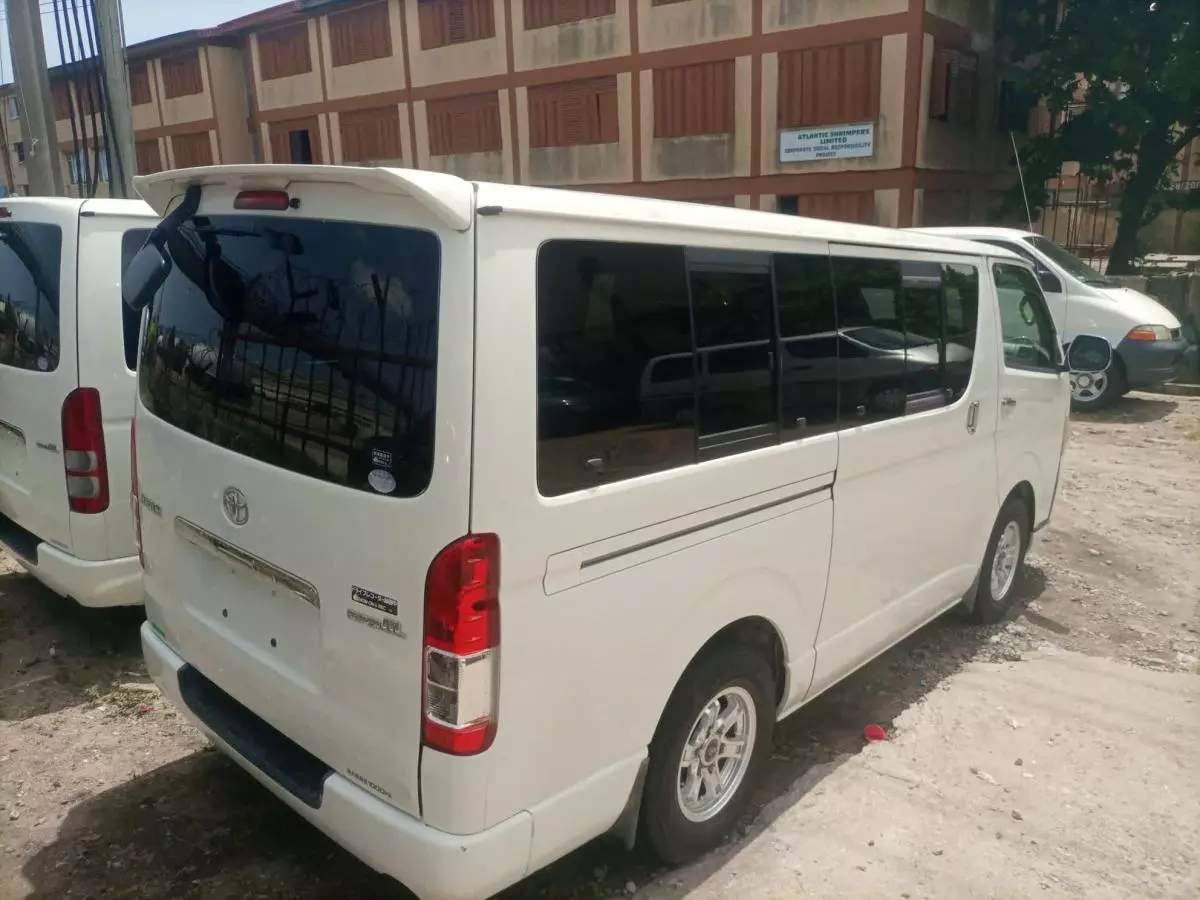 Toyota Hiace   - 2008