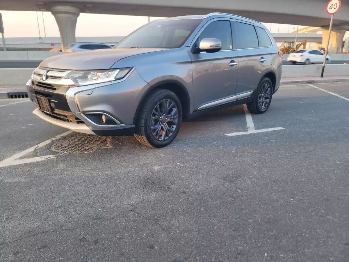 Mitsubishi OUTLANDER   - 2016