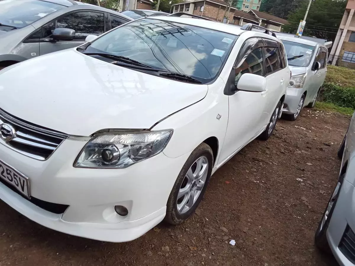 Toyota Fielder    - 2010