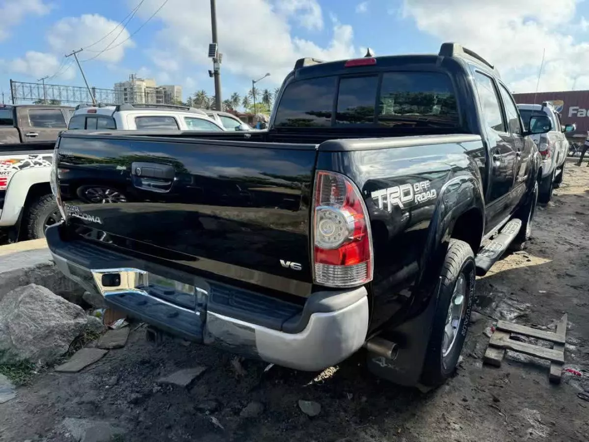 Toyota Tacoma   - 2012